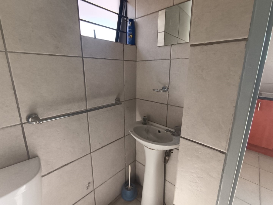 To Let 1 Bedroom Property for Rent in Die Bult North West